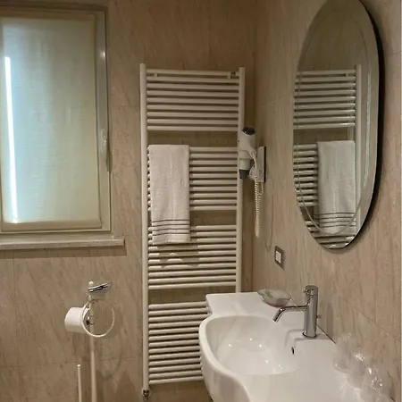 מלון Ristorante Trieste 3*