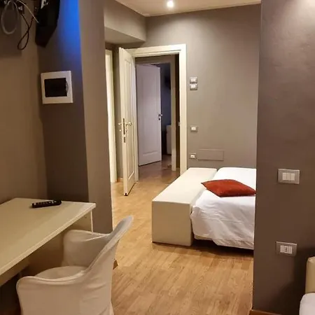 מלון Ristorante Trieste 3*